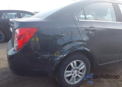 2015 Chevrolet Sonic Lt Auto z USA, uszkodzony, nr VIN 1G1JC5SG1F4109967